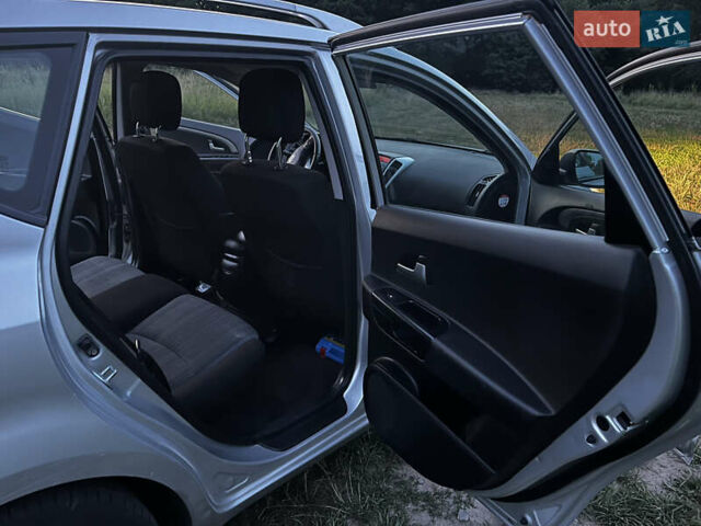 Серый Киа Сид, объемом двигателя 1.59 л и пробегом 259 тыс. км за 6600 $, фото 13 на Automoto.ua