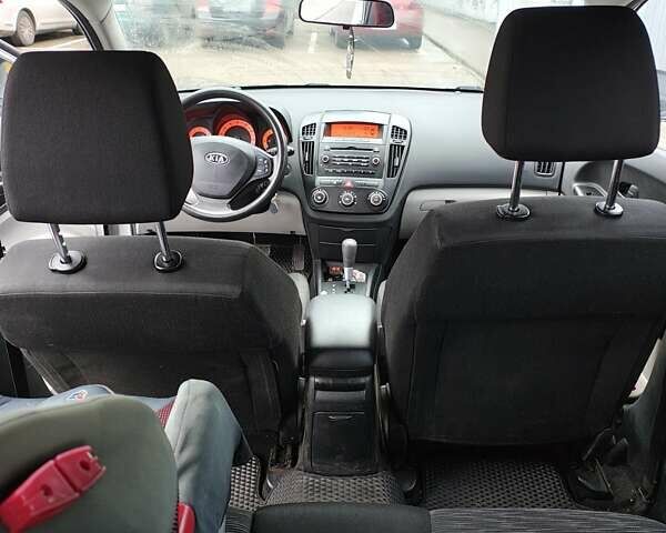 Сірий Кіа Сід, об'ємом двигуна 1.59 л та пробігом 157 тис. км за 6350 $, фото 3 на Automoto.ua