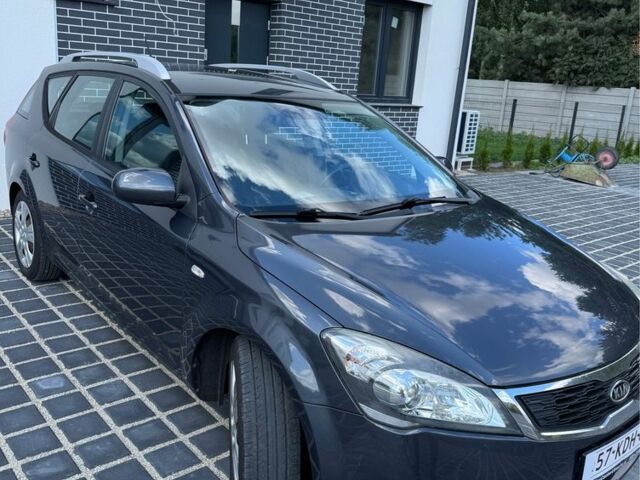 Серый Киа Сид, объемом двигателя 1.4 л и пробегом 274 тыс. км за 4850 $, фото 3 на Automoto.ua
