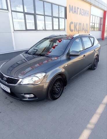 Серый Киа Сид, объемом двигателя 1.4 л и пробегом 210 тыс. км за 6300 $, фото 21 на Automoto.ua