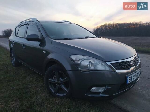 Серый Киа Сид, объемом двигателя 1.4 л и пробегом 227 тыс. км за 5800 $, фото 7 на Automoto.ua