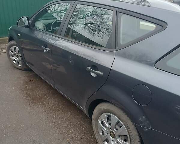 Серый Киа Сид, объемом двигателя 1.4 л и пробегом 159 тыс. км за 7900 $, фото 2 на Automoto.ua