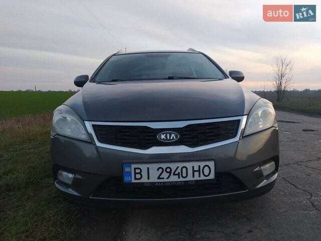 Серый Киа Сид, объемом двигателя 1.4 л и пробегом 227 тыс. км за 5800 $, фото 5 на Automoto.ua