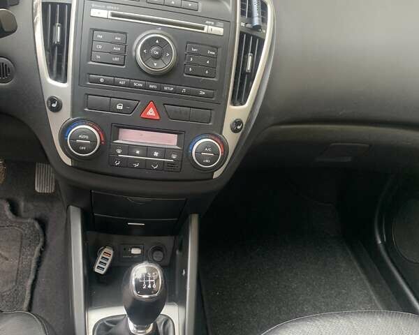 Сірий Кіа Сід, об'ємом двигуна 1.6 л та пробігом 307 тис. км за 6010 $, фото 7 на Automoto.ua