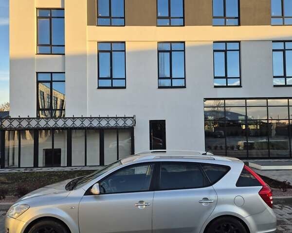 Сірий Кіа Сід, об'ємом двигуна 1.59 л та пробігом 220 тис. км за 5850 $, фото 2 на Automoto.ua