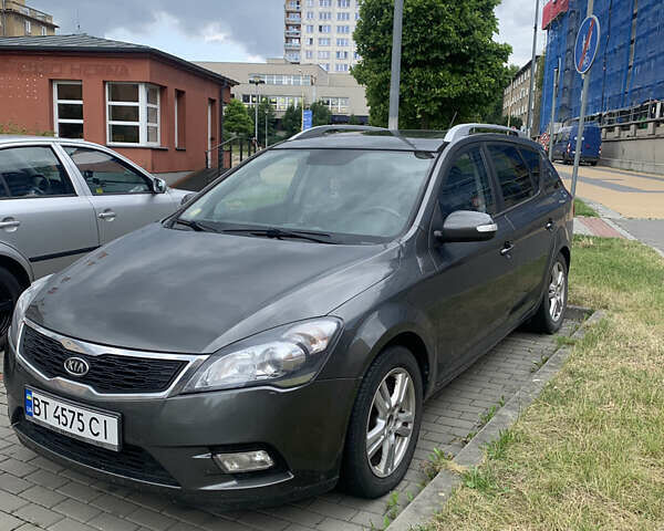 Сірий Кіа Сід, об'ємом двигуна 1.6 л та пробігом 307 тис. км за 6010 $, фото 19 на Automoto.ua