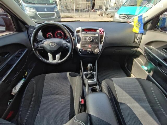Серый Киа Сид, объемом двигателя 1.4 л и пробегом 220 тыс. км за 7290 $, фото 22 на Automoto.ua