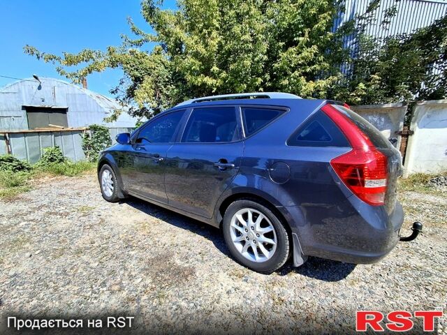 Серый Киа Сид, объемом двигателя 1.6 л и пробегом 233 тыс. км за 8800 $, фото 1 на Automoto.ua