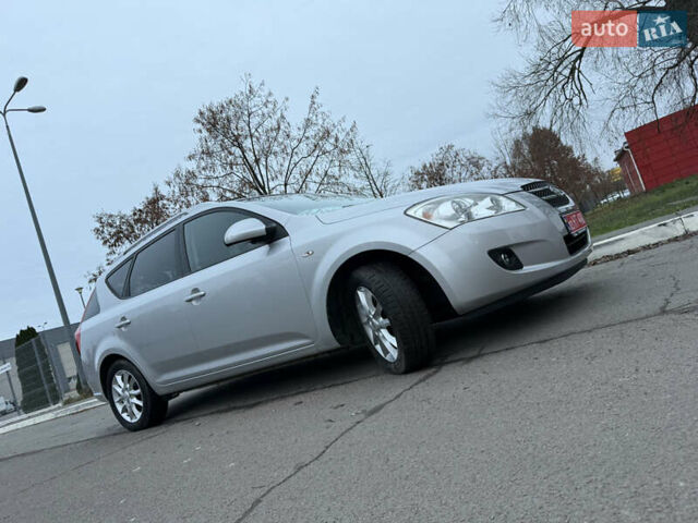 Серый Киа Сид, объемом двигателя 1.4 л и пробегом 143 тыс. км за 6500 $, фото 17 на Automoto.ua