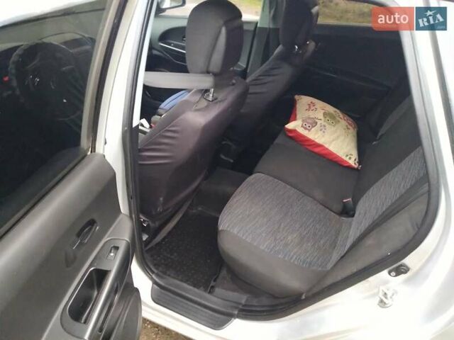 Серый Киа Сид, объемом двигателя 2.02 л и пробегом 350 тыс. км за 4800 $, фото 3 на Automoto.ua