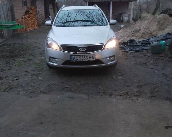 Серый Киа Сид, объемом двигателя 1.59 л и пробегом 130 тыс. км за 6250 $, фото 4 на Automoto.ua