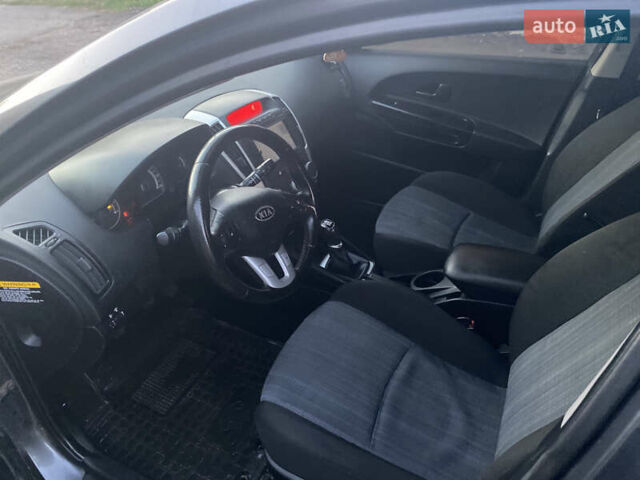 Серый Киа Сид, объемом двигателя 1.6 л и пробегом 259 тыс. км за 5700 $, фото 15 на Automoto.ua