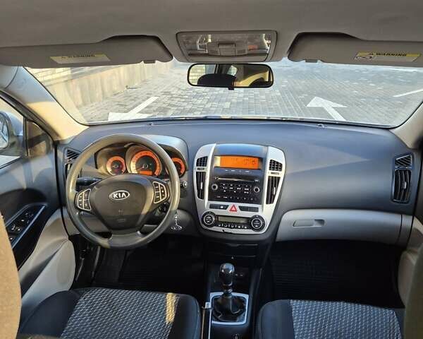 Сірий Кіа Сід, об'ємом двигуна 1.59 л та пробігом 220 тис. км за 5850 $, фото 6 на Automoto.ua