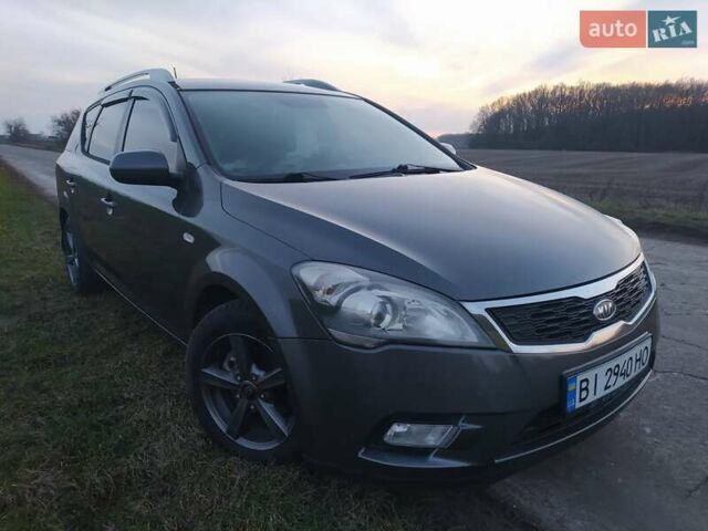 Серый Киа Сид, объемом двигателя 1.4 л и пробегом 227 тыс. км за 5800 $, фото 9 на Automoto.ua