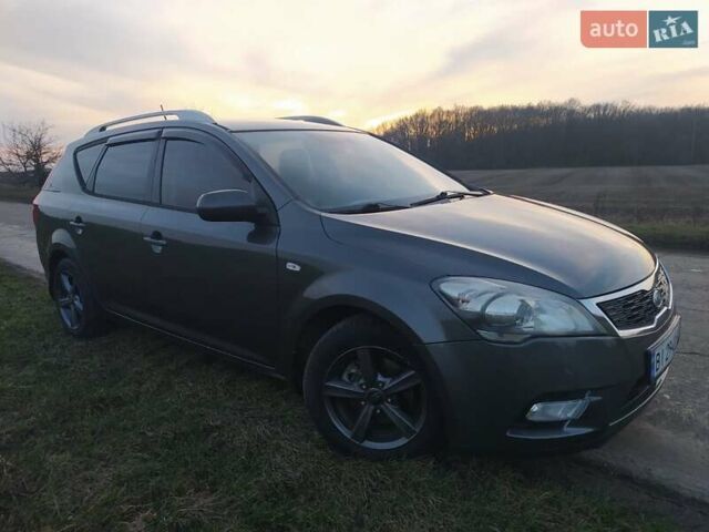 Серый Киа Сид, объемом двигателя 1.4 л и пробегом 227 тыс. км за 5800 $, фото 8 на Automoto.ua