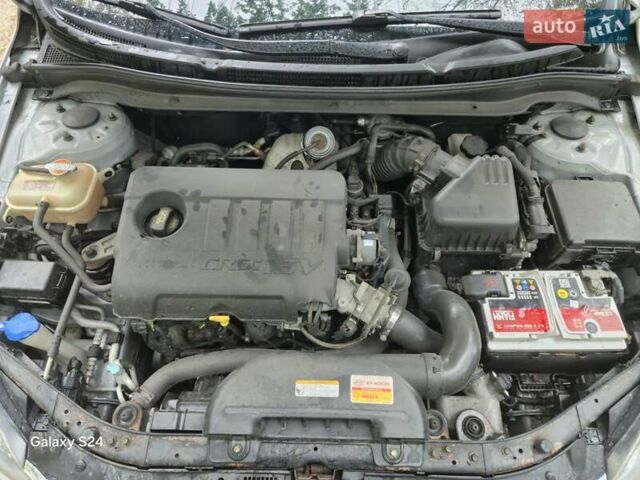 Серый Киа Сид, объемом двигателя 1.58 л и пробегом 287 тыс. км за 7100 $, фото 3 на Automoto.ua