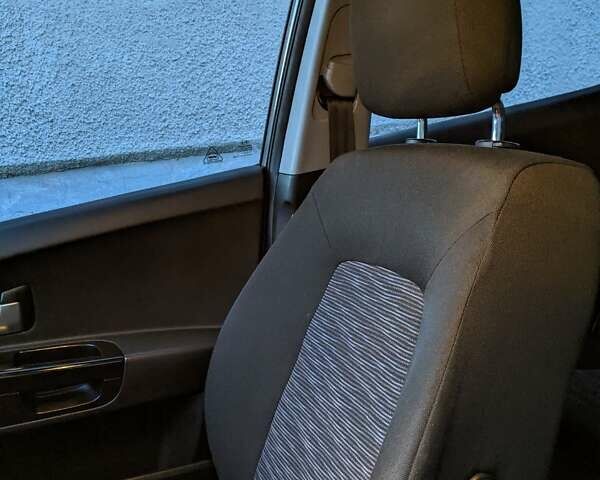 Сірий Кіа Сід, об'ємом двигуна 1.6 л та пробігом 213 тис. км за 5750 $, фото 10 на Automoto.ua