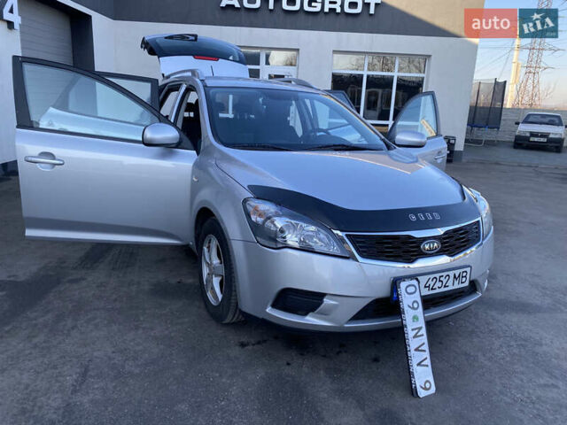 Серый Киа Сид, объемом двигателя 1.59 л и пробегом 207 тыс. км за 6499 $, фото 12 на Automoto.ua