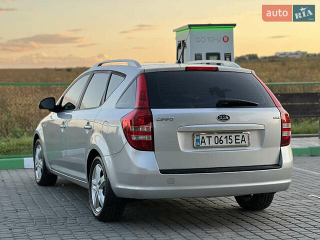 Серый Киа Сид, объемом двигателя 1.6 л и пробегом 263 тыс. км за 5850 $, фото 32 на Automoto.ua