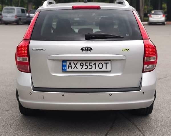 Сірий Кіа Сід, об'ємом двигуна 1.58 л та пробігом 240 тис. км за 6850 $, фото 3 на Automoto.ua