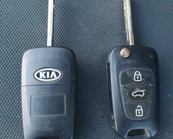 Серый Киа Сид, объемом двигателя 1.4 л и пробегом 227 тыс. км за 5800 $, фото 26 на Automoto.ua