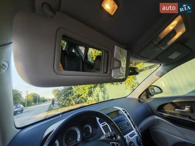 Сірий Кіа Сід, об'ємом двигуна 1.6 л та пробігом 200 тис. км за 6500 $, фото 14 на Automoto.ua