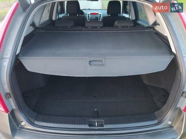 Серый Киа Сид, объемом двигателя 1.4 л и пробегом 227 тыс. км за 5800 $, фото 20 на Automoto.ua