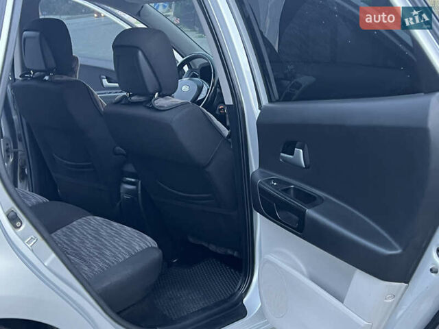 Серый Киа Сид, объемом двигателя 1.6 л и пробегом 265 тыс. км за 5350 $, фото 39 на Automoto.ua
