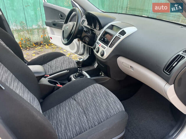 Кіа Сід 2009 у Ахтырке на Automoto.ua Сірий Кіа Сід, об'ємом двигуна 1.6 л та пробігом 226 тис. км за 6445 $, фото 47 на Automoto.ua