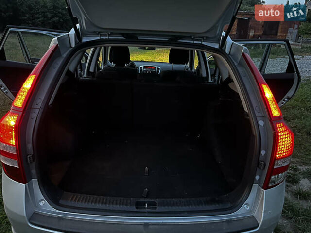 Серый Киа Сид, объемом двигателя 1.59 л и пробегом 259 тыс. км за 6600 $, фото 16 на Automoto.ua