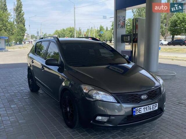 Серый Киа Сид, объемом двигателя 1.58 л и пробегом 331 тыс. км за 5999 $, фото 6 на Automoto.ua