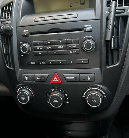 Серый Киа Сид, объемом двигателя 1.4 л и пробегом 230 тыс. км за 5200 $, фото 2 на Automoto.ua