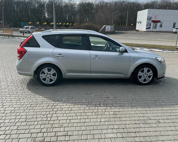 Серый Киа Сид, объемом двигателя 1.4 л и пробегом 286 тыс. км за 7700 $, фото 3 на Automoto.ua
