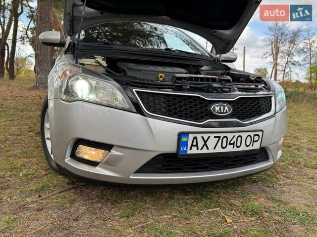 Серый Киа Сид, объемом двигателя 1.6 л и пробегом 313 тыс. км за 6500 $, фото 9 на Automoto.ua