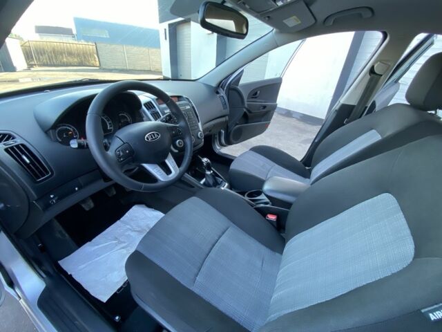 Серый Киа Сид, объемом двигателя 1.6 л и пробегом 207 тыс. км за 6499 $, фото 14 на Automoto.ua