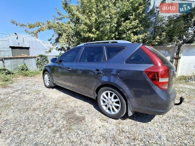 Серый Киа Сид, объемом двигателя 1.59 л и пробегом 235 тыс. км за 8250 $, фото 5 на Automoto.ua