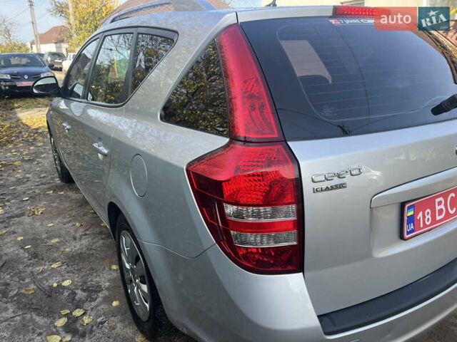 Кіа Сід 2009 у Ахтырке на Automoto.ua Сірий Кіа Сід, об'ємом двигуна 1.6 л та пробігом 226 тис. км за 6445 $, фото 17 на Automoto.ua