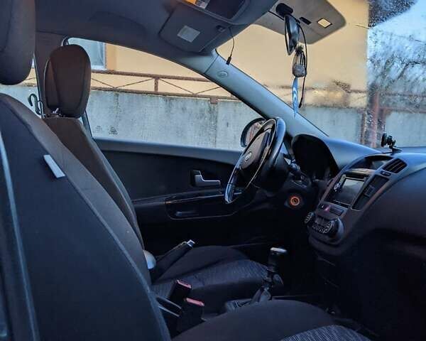 Сірий Кіа Сід, об'ємом двигуна 1.6 л та пробігом 213 тис. км за 5750 $, фото 21 на Automoto.ua