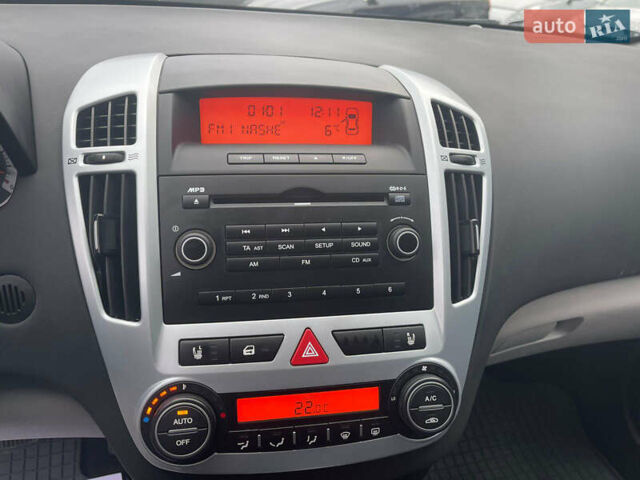 Сірий Кіа Сід, об'ємом двигуна 1.6 л та пробігом 192 тис. км за 6400 $, фото 26 на Automoto.ua