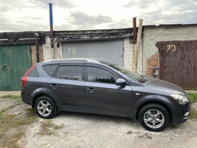 Сірий Кіа Сід, об'ємом двигуна 1.6 л та пробігом 249 тис. км за 5700 $, фото 5 на Automoto.ua