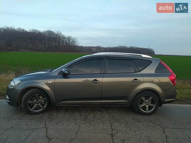 Серый Киа Сид, объемом двигателя 1.4 л и пробегом 227 тыс. км за 5800 $, фото 3 на Automoto.ua