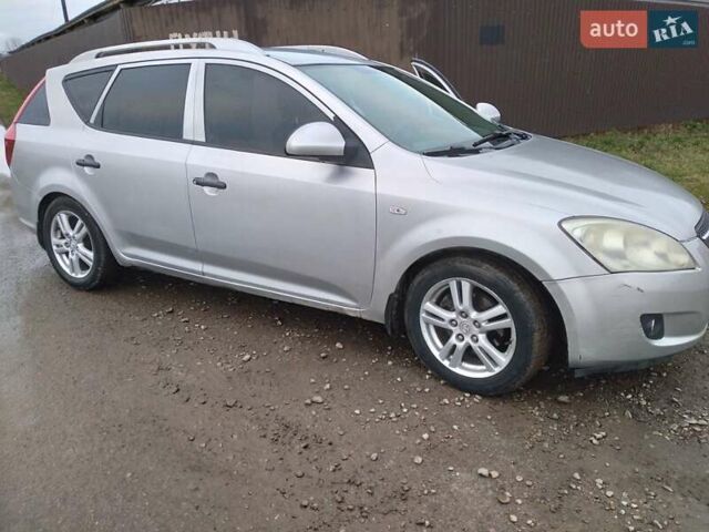 Серый Киа Сид, объемом двигателя 2.02 л и пробегом 350 тыс. км за 4800 $, фото 5 на Automoto.ua