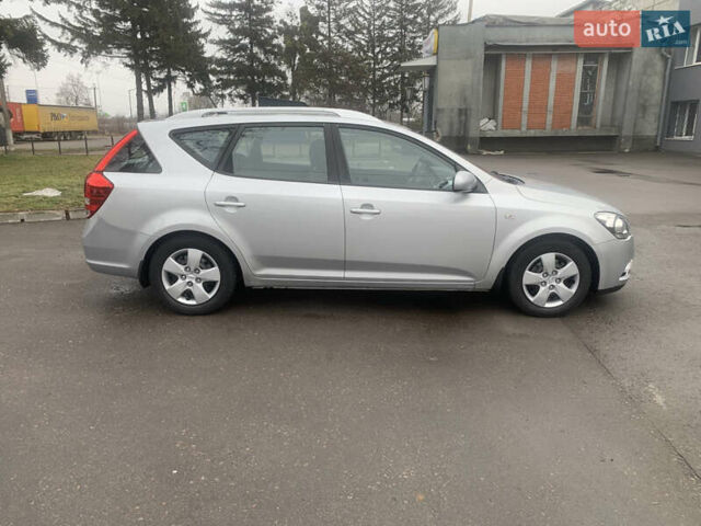 Серый Киа Сид, объемом двигателя 1.6 л и пробегом 232 тыс. км за 6200 $, фото 3 на Automoto.ua