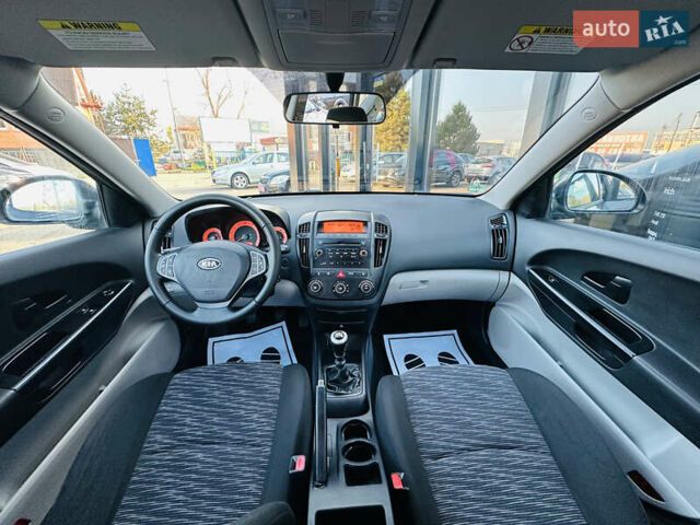 Киа Сид 2009 в Харькове на Automoto.ua Серый Киа Сид, объемом двигателя 1.4 л и пробегом 195 тыс. км за 6600 $, фото 23 на Automoto.ua