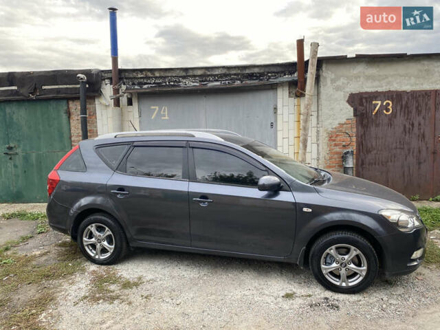 Серый Киа Сид, объемом двигателя 1.6 л и пробегом 259 тыс. км за 5700 $, фото 18 на Automoto.ua