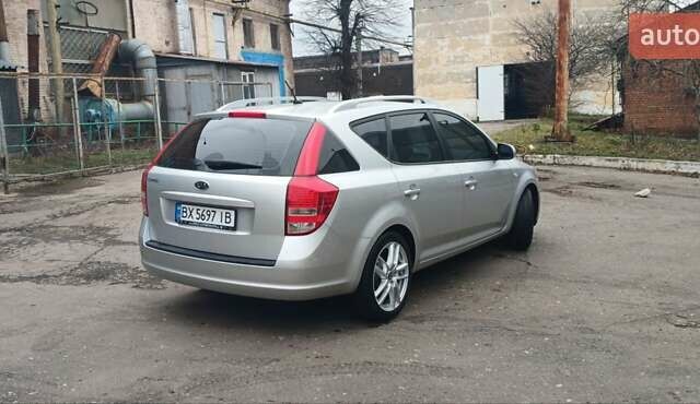 Серый Киа Сид, объемом двигателя 1.4 л и пробегом 250 тыс. км за 6300 $, фото 6 на Automoto.ua