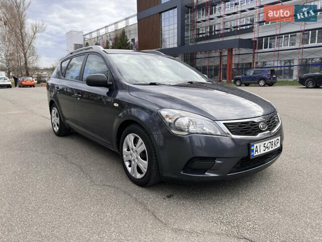 Серый Киа Сид, объемом двигателя 1.6 л и пробегом 299 тыс. км за 6200 $, фото 2 на Automoto.ua