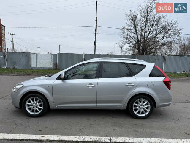 Серый Киа Сид, объемом двигателя 1.4 л и пробегом 143 тыс. км за 6500 $, фото 3 на Automoto.ua