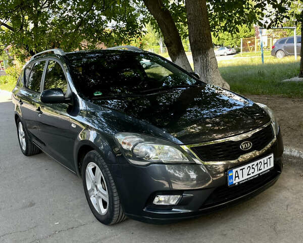 Серый Киа Сид, объемом двигателя 1.4 л и пробегом 204 тыс. км за 6700 $, фото 1 на Automoto.ua