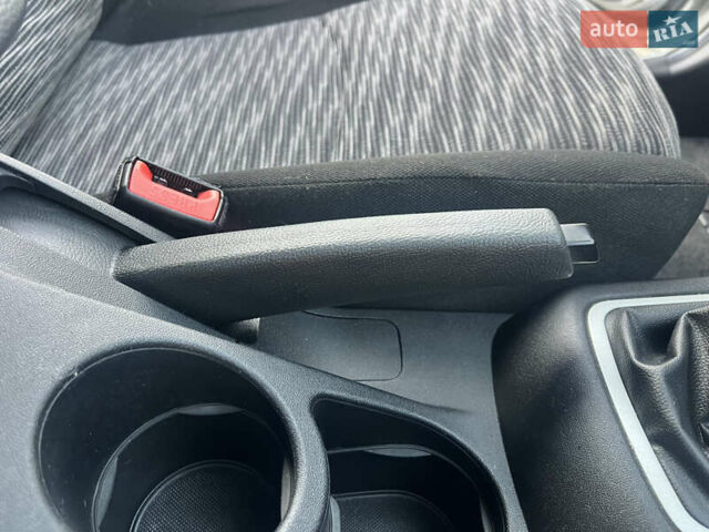 Кіа Сід 2009 у Ахтырке на Automoto.ua Сірий Кіа Сід, об'ємом двигуна 1.6 л та пробігом 226 тис. км за 6445 $, фото 53 на Automoto.ua